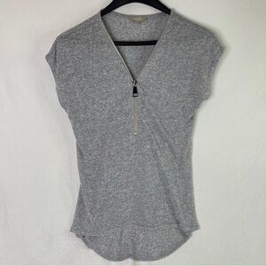 Joan Vass Women’s Gray Sleeveless Top Size Small comfy Breathable Curved hemline